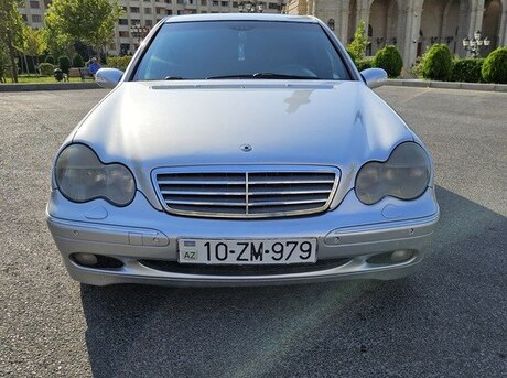 Mercedes C 240