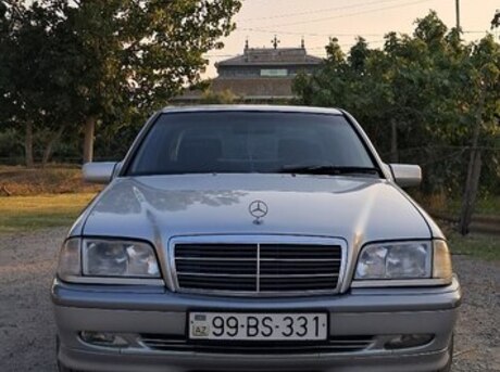 Mercedes C 180