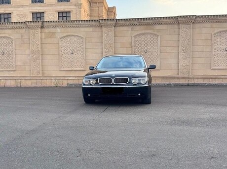 BMW 745