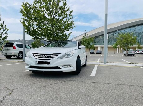 Hyundai Sonata 2010