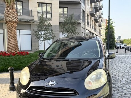 Nissan March 2013