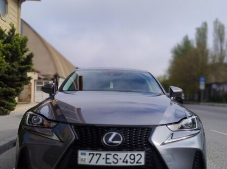 Lexus  2017