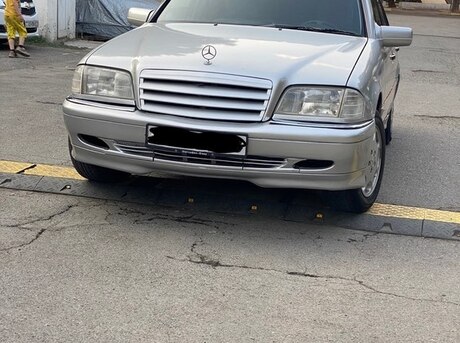 Mercedes C 180