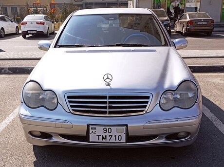 Mercedes C 200
