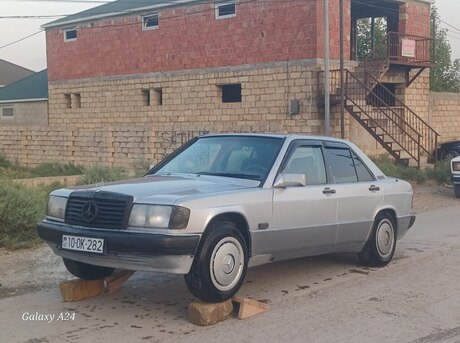 Mercedes 190 1990