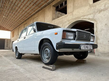 LADA (VAZ) 2107 2005