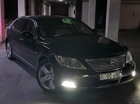 Lexus LS 460L