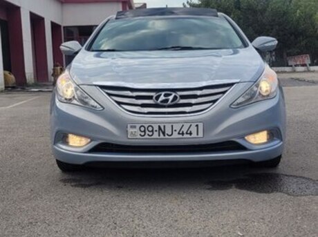 Hyundai Sonata 2011