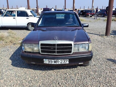 Mercedes 190