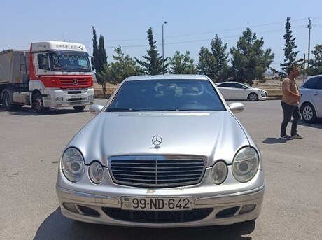 Mercedes E 220 d 2002