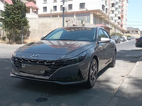 Hyundai Elantra 2023