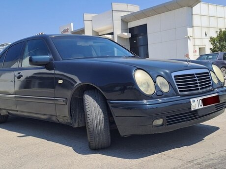 Mercedes E 230