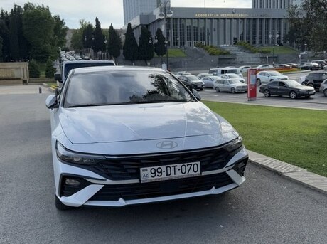 Hyundai Elantra 2025