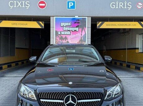 Mercedes E 200