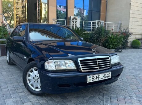 Mercedes C 200