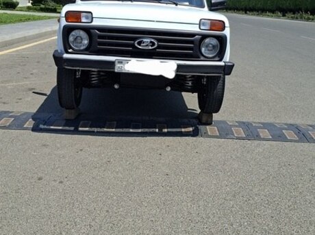 LADA (VAZ) Niva 2009