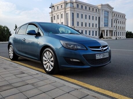 Opel Astra 2012