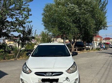 Hyundai Accent 2013