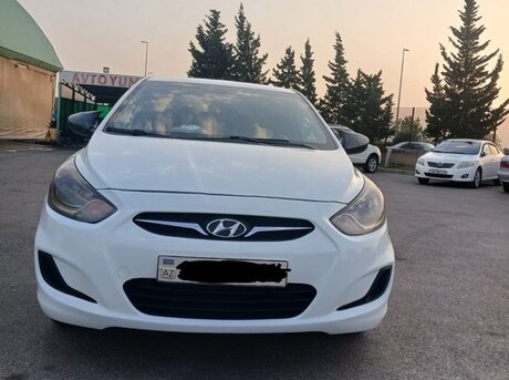 Hyundai Accent 2012