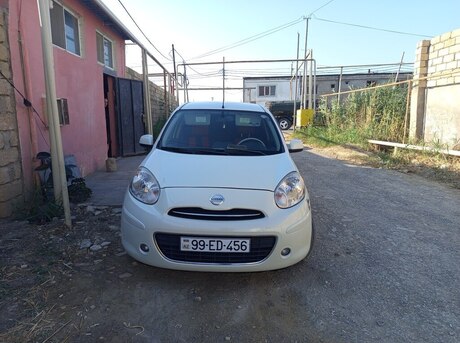 Nissan March 2012