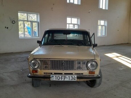 LADA (VAZ) 21011