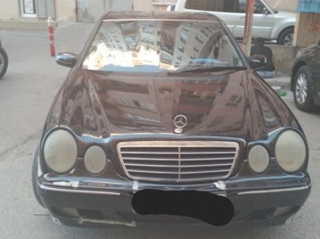 Mercedes E 240