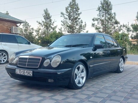 Mercedes E 240 1999