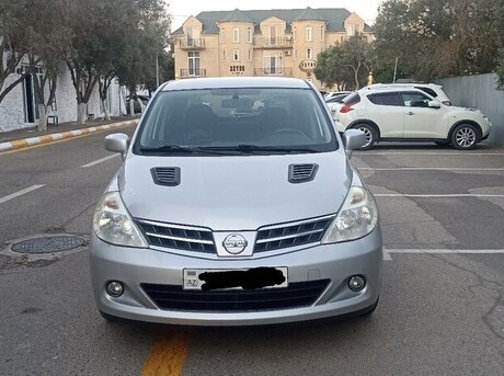 Nissan Tiida 2012