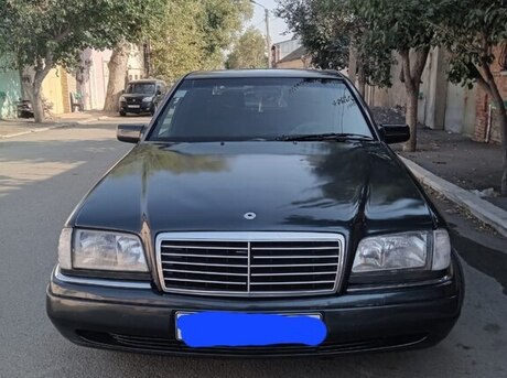 Mercedes C 180