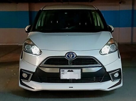 Toyota Sienta 2016