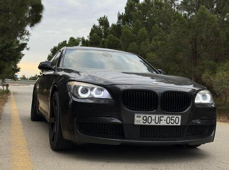 BMW 750 2012