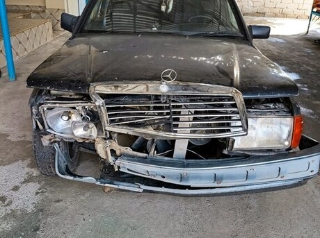 Mercedes 190