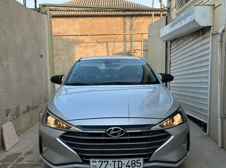Hyundai Elantra 2018