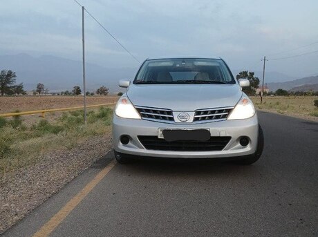 Nissan Tiida 2012