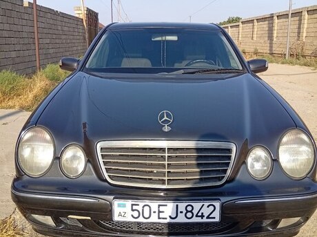 Mercedes E 200