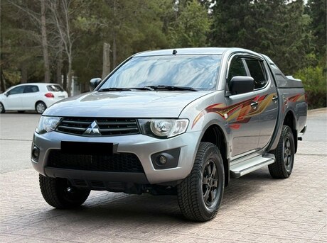 Mitsubishi L200 2015