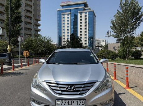Hyundai Sonata 2010