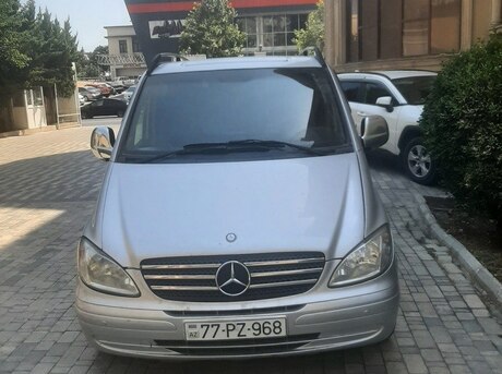 Mercedes Viano 2006