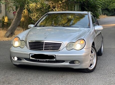 Mercedes C 240