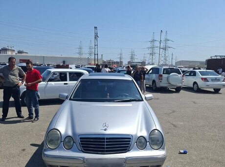 Mercedes E 200 2000