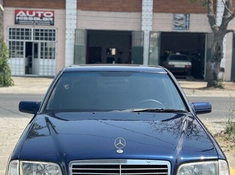 Mercedes C 180