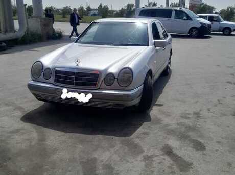 Mercedes E 240 1999
