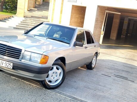 Mercedes 190 1990
