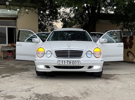 Mercedes E 320