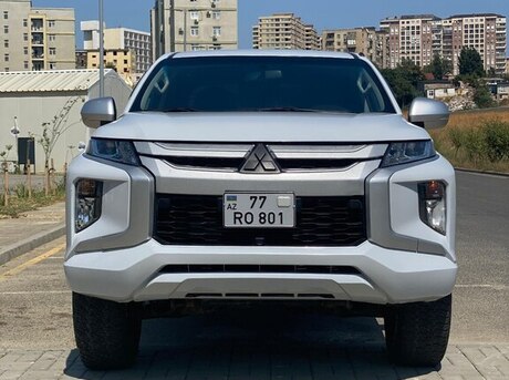 Mitsubishi L200 2021