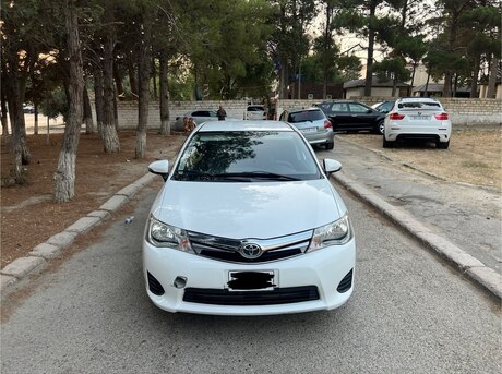 Toyota Corolla Fielder 2015