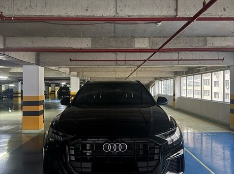 Audi Q8 2023