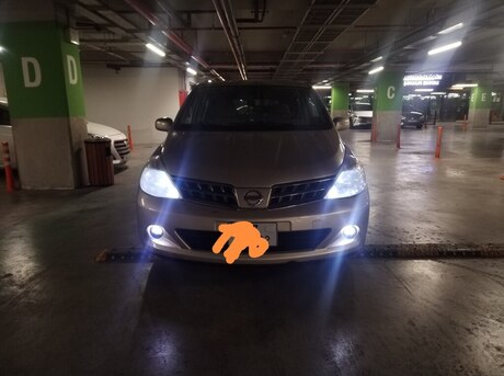 Nissan Tiida 2012