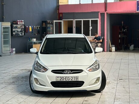 Hyundai Accent 2012