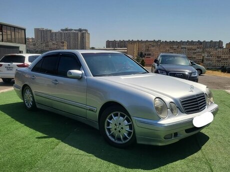Mercedes E 270 2000